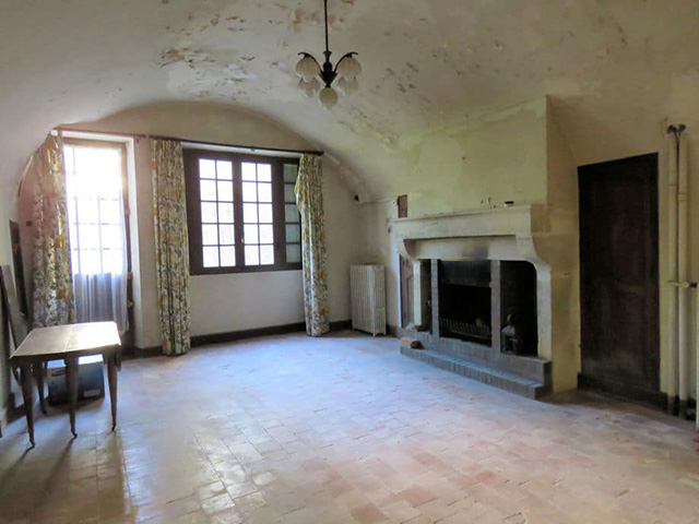 Mailly-le-Château 89660 BOURGOGNE-FRANCHE-COMTE - Château 14.0 rooms - TissoT Realestate