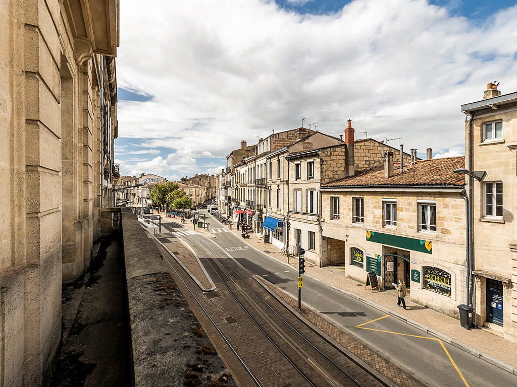 Bordeaux 33000 AQUITAINE-LIMOUSIN-POITOU-CHARENTES - Immeuble  pièces - TissoT Immobilier