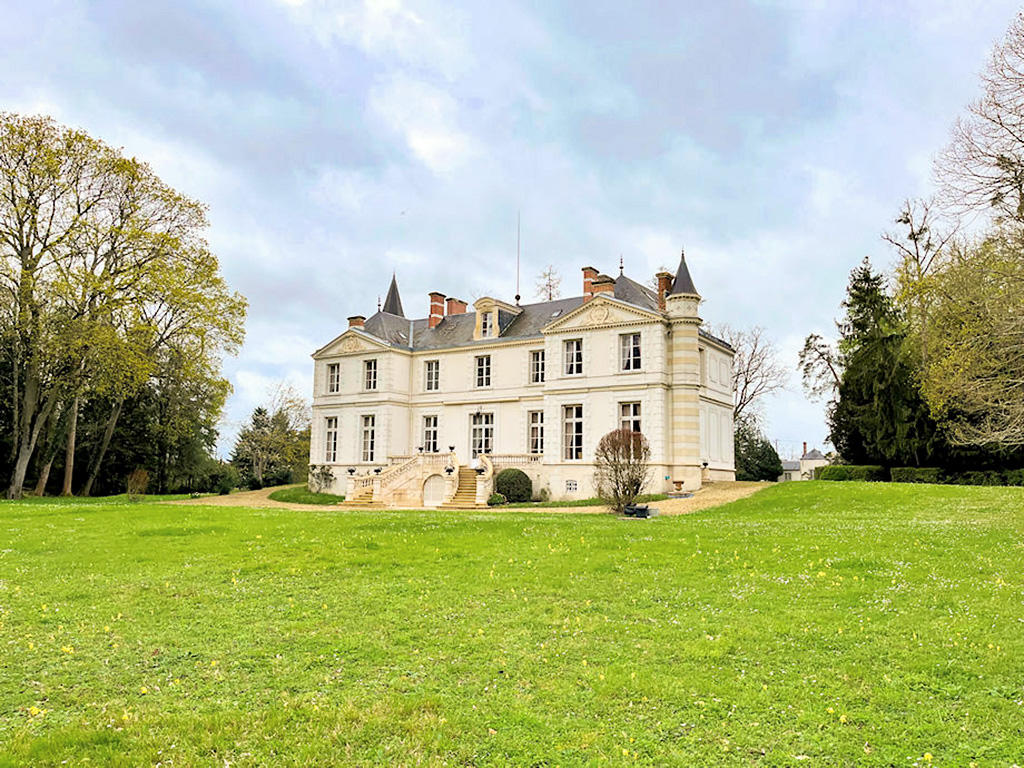 Orléans -  Schloss - Immobilien Verkauf Kaufen Mieten Verkaufen Häuser Wohnungen Wohnhäuser TissoT 