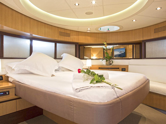 Yachts - TissoT Real Estate : Pershing Pershing 90 pièces