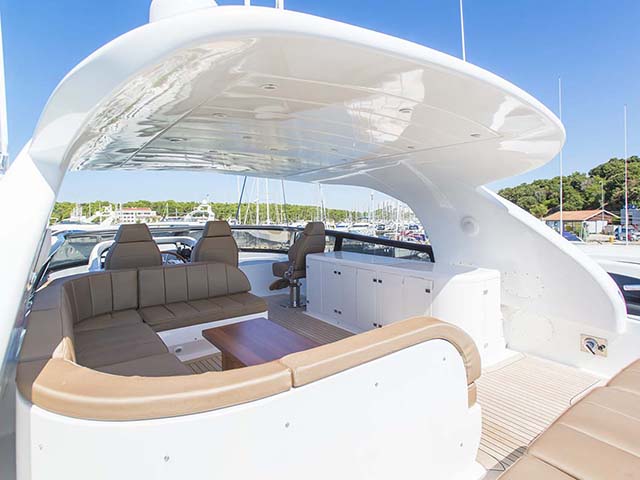 Yachts - TissoT Real Estate : Maiora 23S pièces