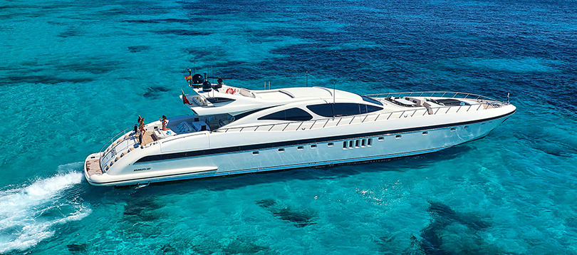 Acheter Superyacht Mangusta 130 Overmarine TissoT Yachts Switzerland