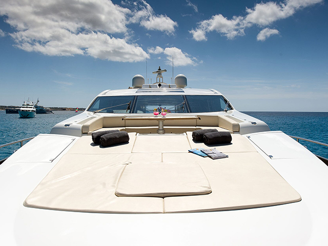Yacht Sunseeker Predator 84 TissoT Yachts Switzerland