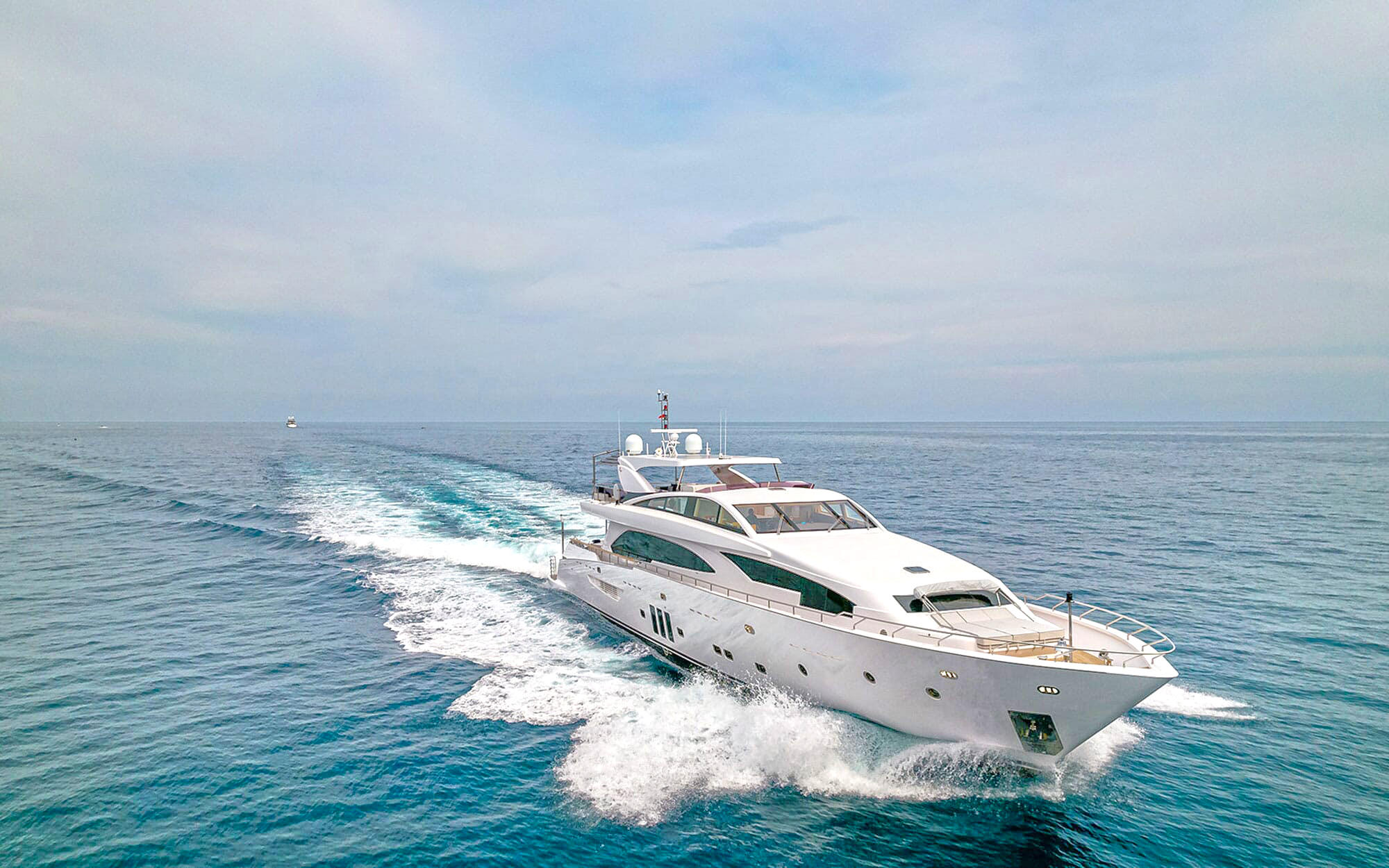Acheter Superyacht 3700 Fly 7 Couach TissoT Yachts Switzerland
