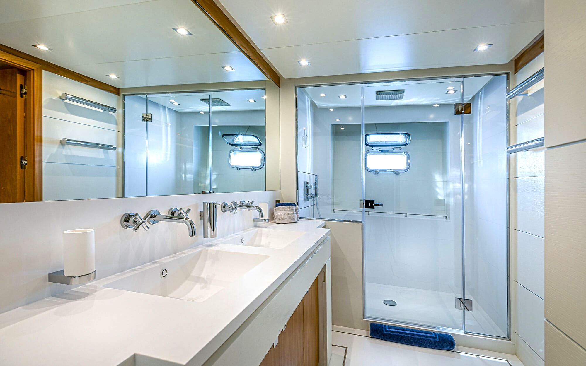 Yacht Couach 3700 Fly 7 TissoT Yachts Switzerland