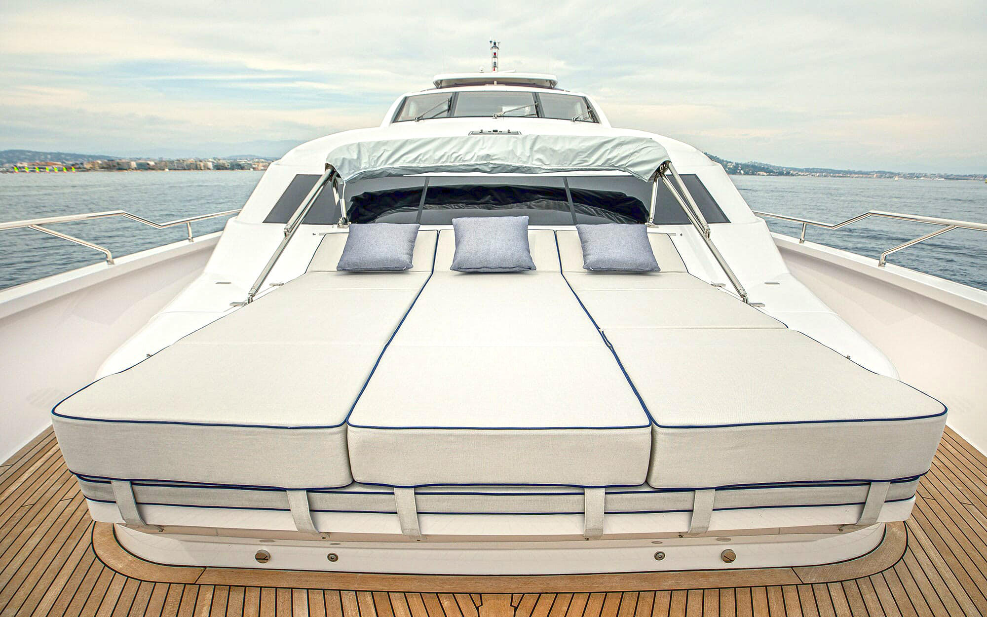 Yacht Couach 3700 Fly 7 TissoT Yachts Switzerland