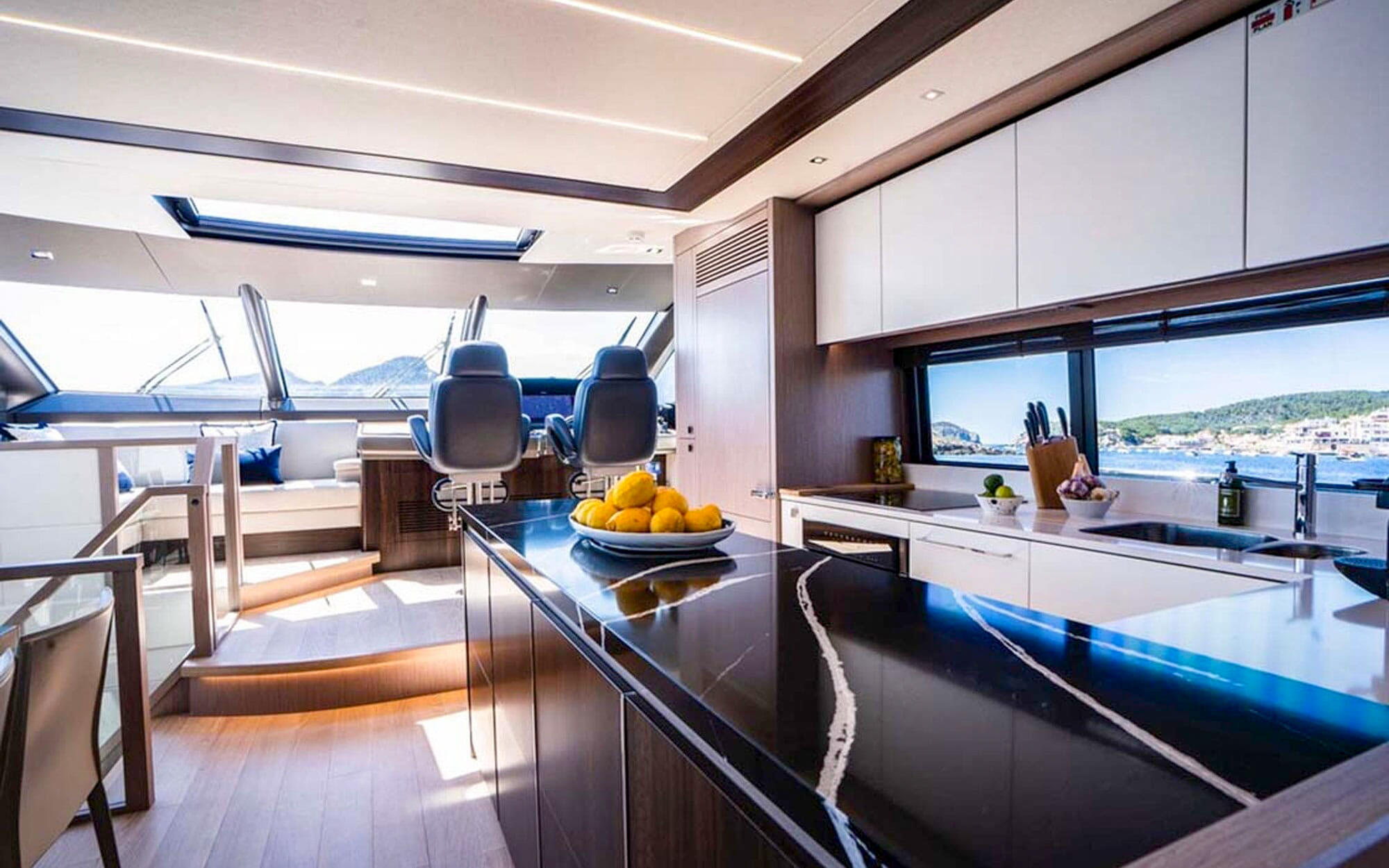 Yacht Sunseeker 76 Tissot Jachten International