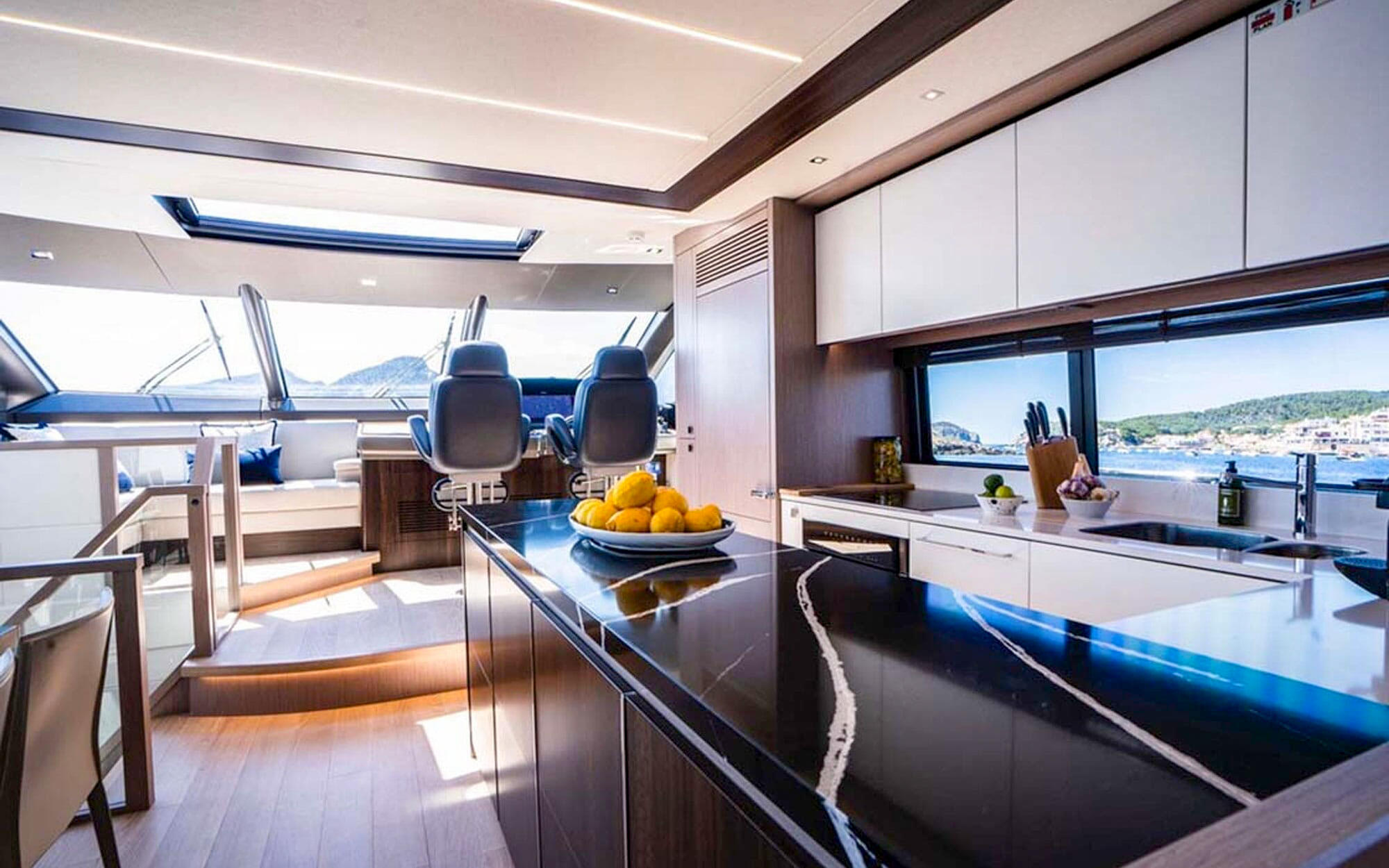 Yacht Sunseeker 76 TissoT Yachts Switzerland