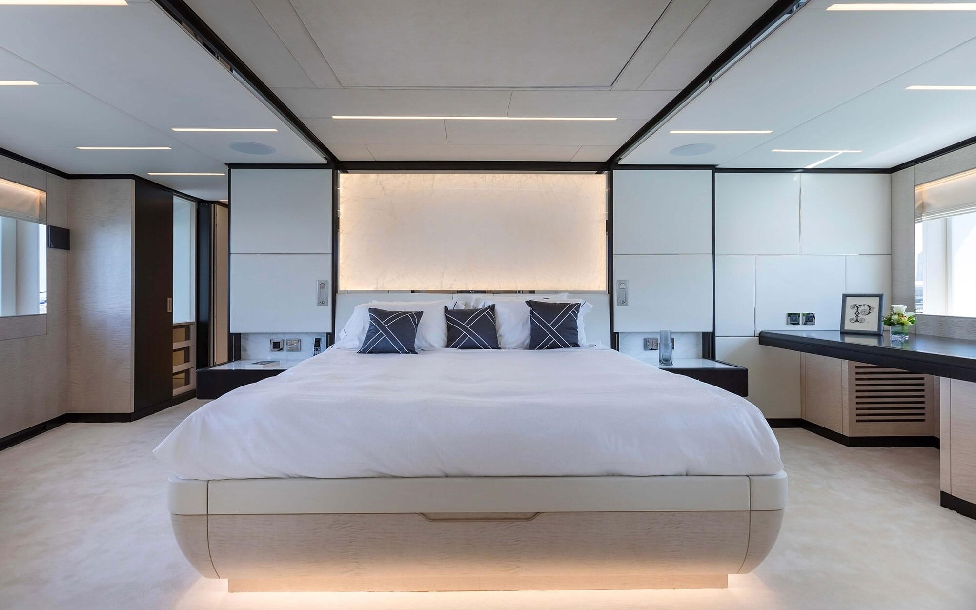 Yacht Gulf Craft Majesty 120 TissoT Yachts Switzerland