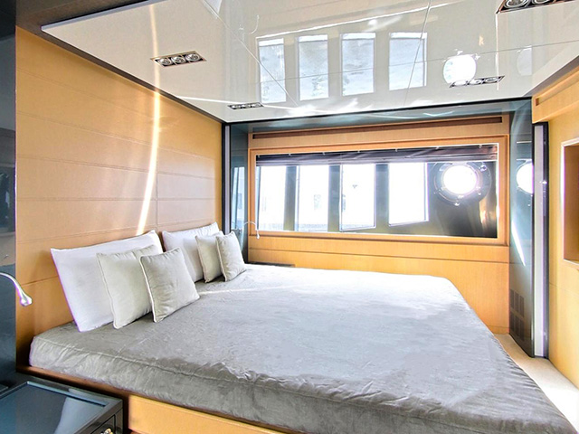 Yacht Riva Domino 86 TissoT Yachts Switzerland