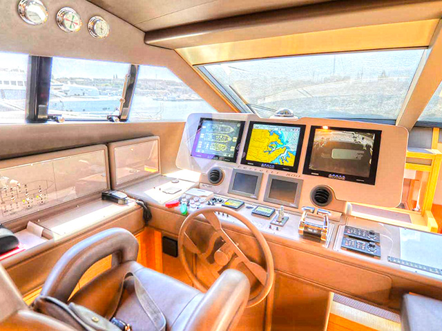 Yacht Ferretti 800 TissoT Immobilier