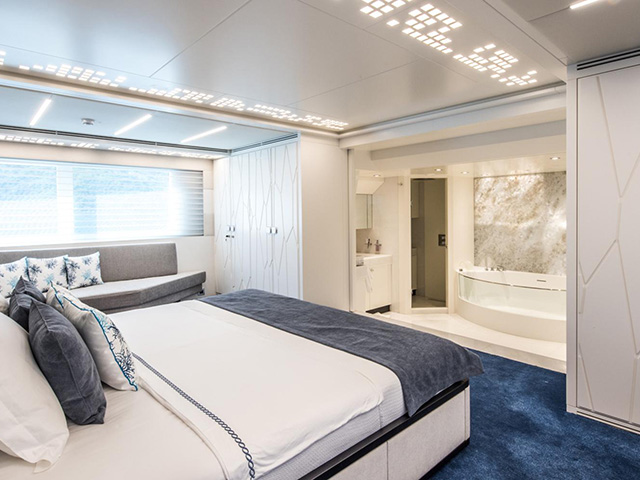 Yacht Mengi Yay Trawler 32 TissoT Yachts Switzerland