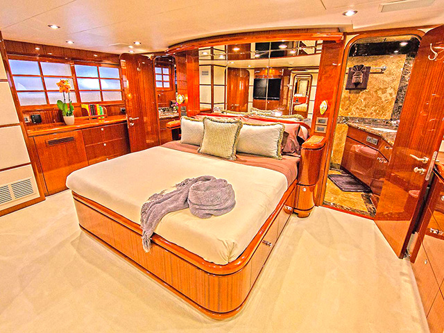 Yacht Hargrave Huntress Tissot Jachten International