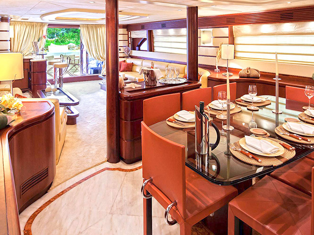 Yachts - TissoT Real Estate : Bugari Lady P pièces