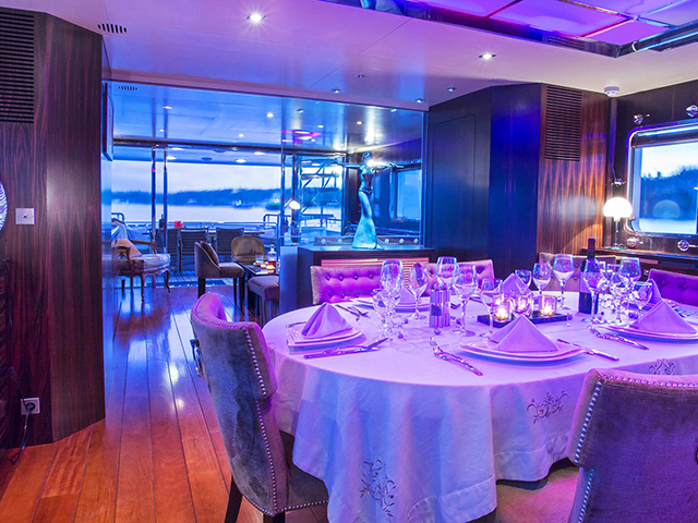 Yacht OCEA SA Commuter 108 Buy Rent Real Estate Swiss
