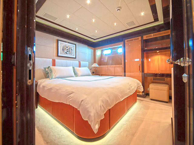 Yacht Overmarine Mangusta 165 TissoT Yachts Switzerland