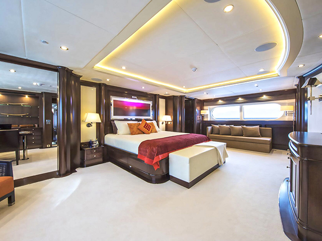 Yacht Sunrise Yachts Dynasty TissoT Yachts Switzerland