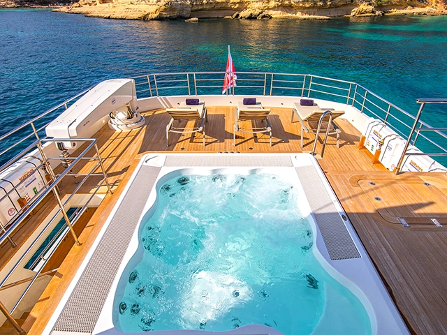 Yacht Mengi Yay 32 TissoT Yachts Switzerland