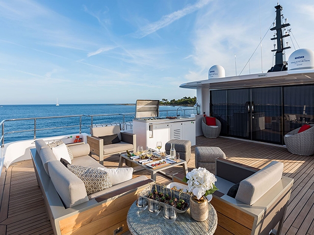 Yacht Gulf Craft Nomad 95 SUV TissoT Yachts Switzerland