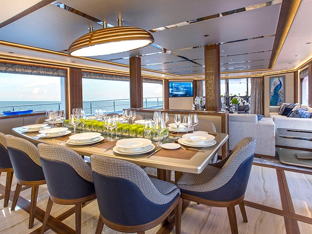 Yacht Gulf Craft Majesty 140 /4 TissoT Yachts Switzerland