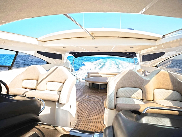 Yacht Sunseeker Predator 68 TissoT Yachts Switzerland