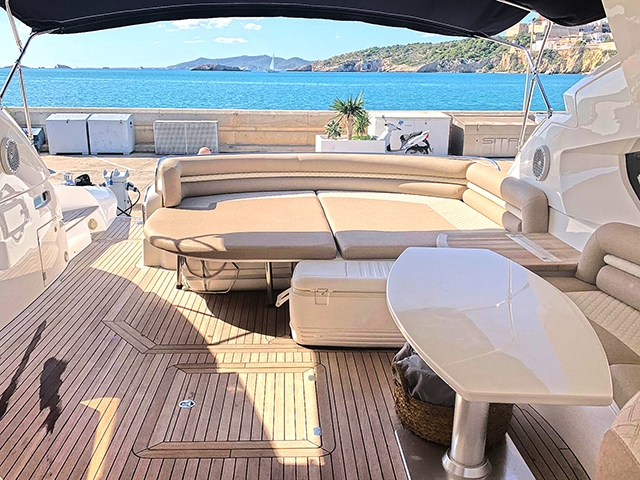 Yacht Sunseeker Predator 68 TissoT Yachts Switzerland