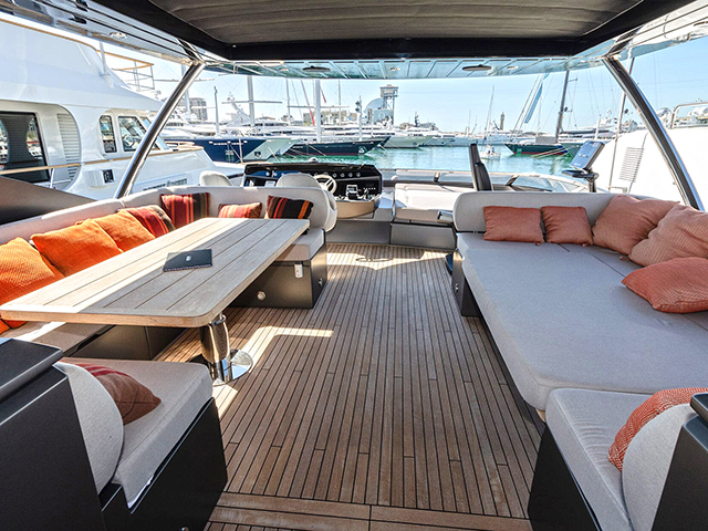 Yacht Sunseeker 28 TissoT Yachts Switzerland