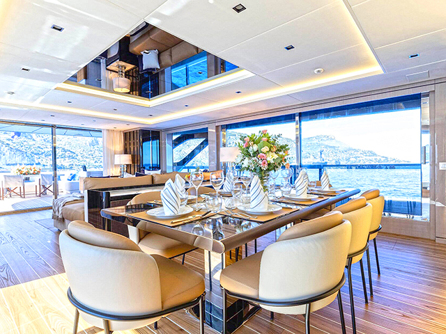 Yacht Overmarine Mangusta GranSport 33 TissoT Yachts Switzerland