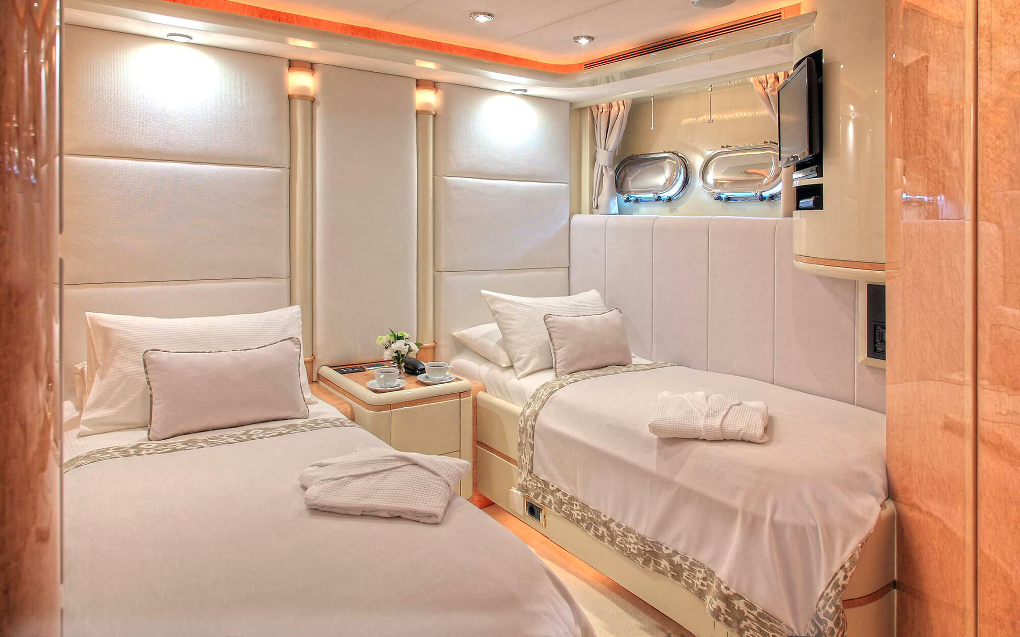 Yacht Horizon Elegance 105 TissoT Yachts Switzerland