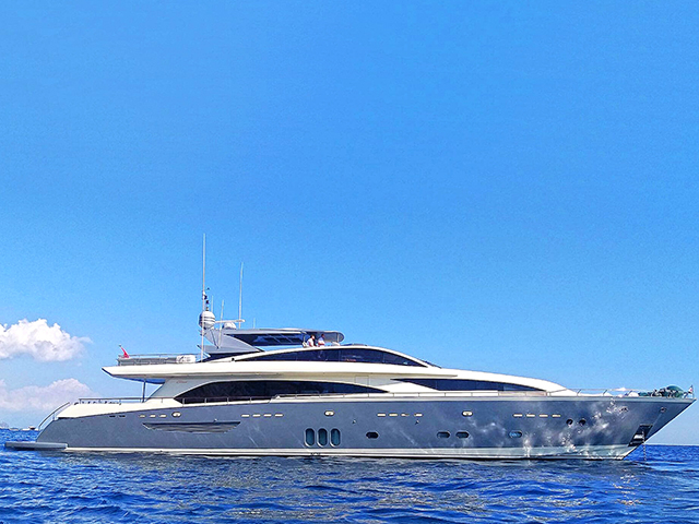 Yacht Couach Custom TissoT Yachts Switzerland
