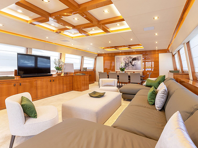Yacht Couach Custom TissoT Yachts Switzerland