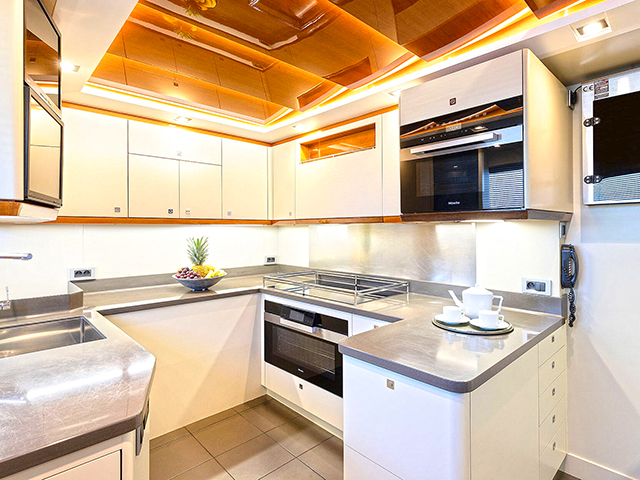 Yacht Couach Custom TissoT Yachts Switzerland