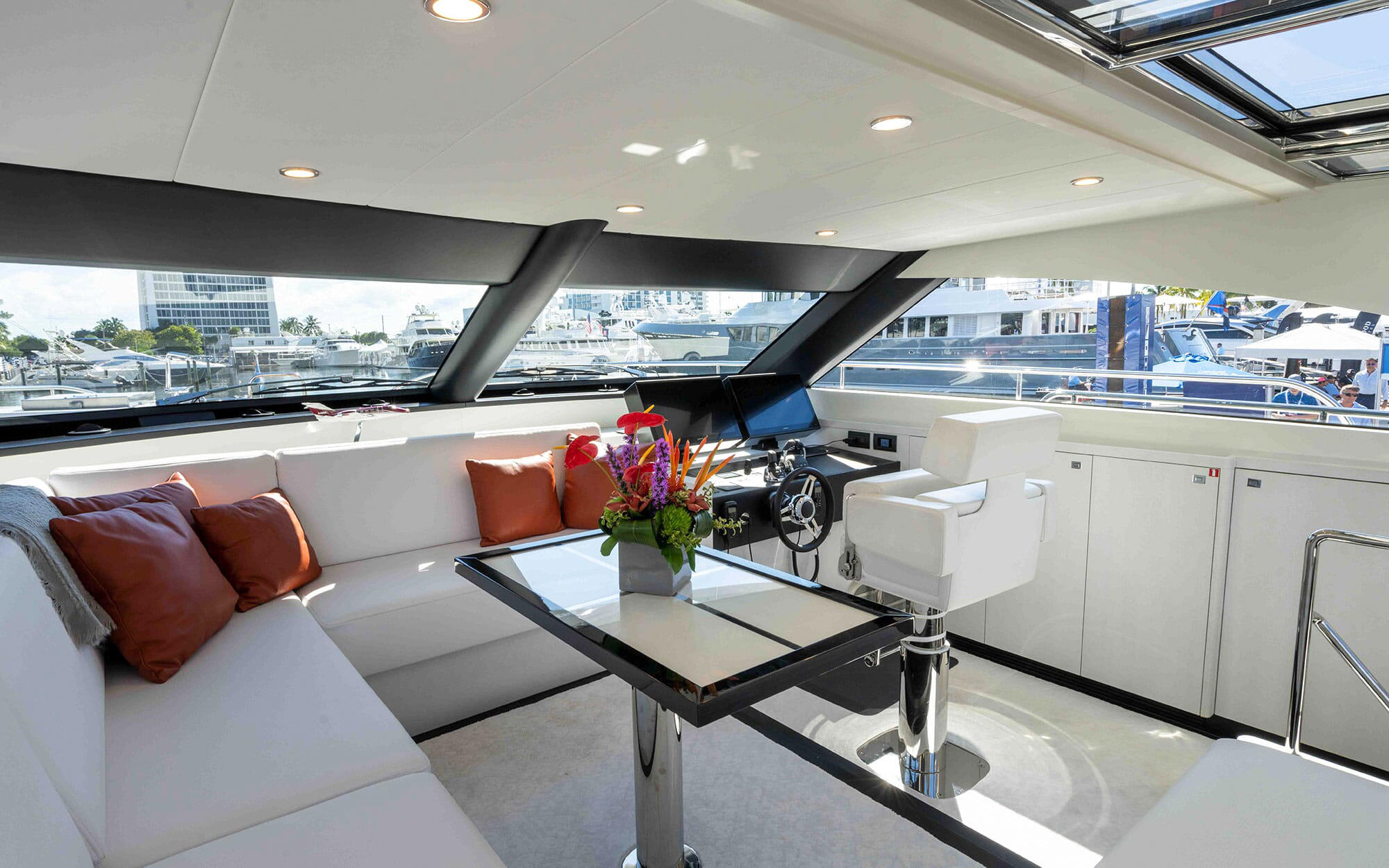 Yacht Van Der Valk 18 TissoT Yachts Switzerland