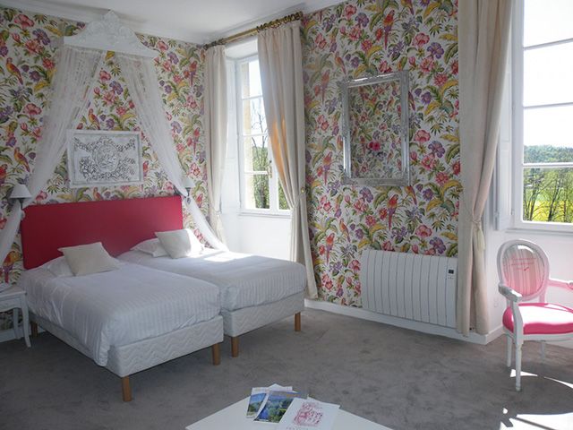 real estate - Montignac - Château 42.0 rooms