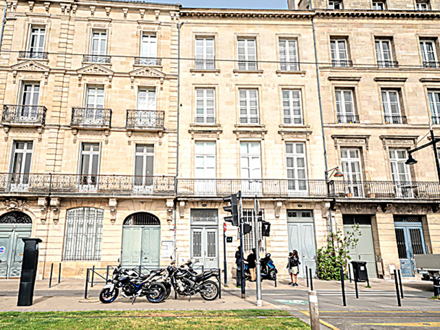 Bordeaux - Building 6.0 rooms