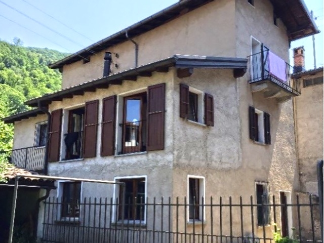 real estate - Brusino Arsizio - House 5.5 rooms