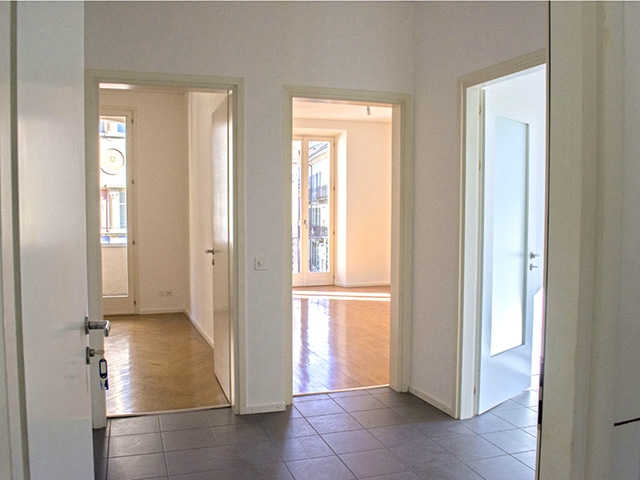 Bien immobilier - Locarno - Immeuble commercial et résidentiel 15.0 pièces