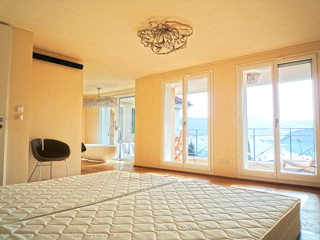 real estate - Oberägeri - Flat 8.0 rooms