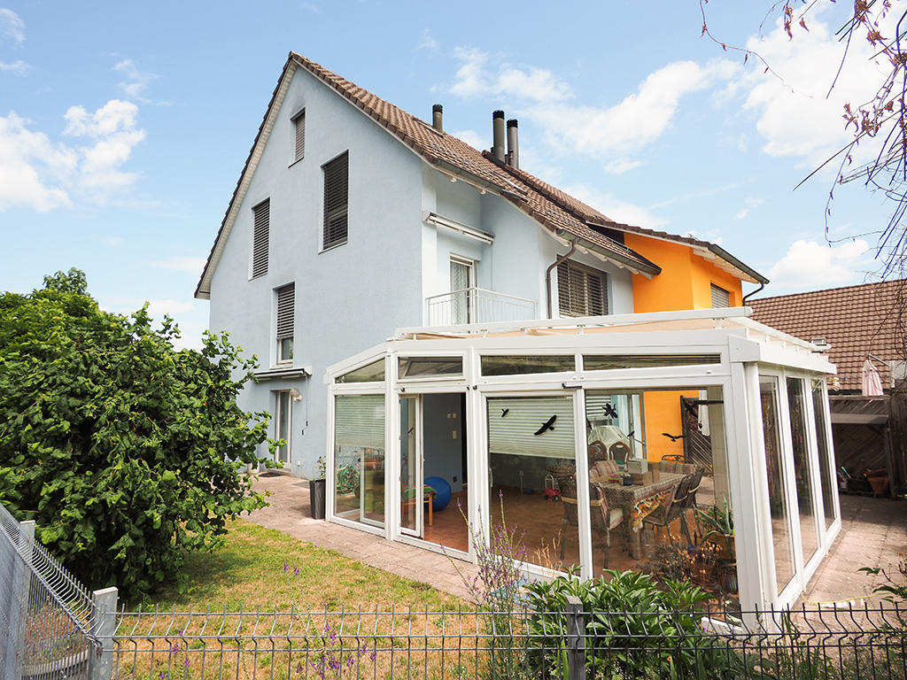 Rorbas -Doppeleinfamilienhaus 8.5 locali - acquisizione di proprietà