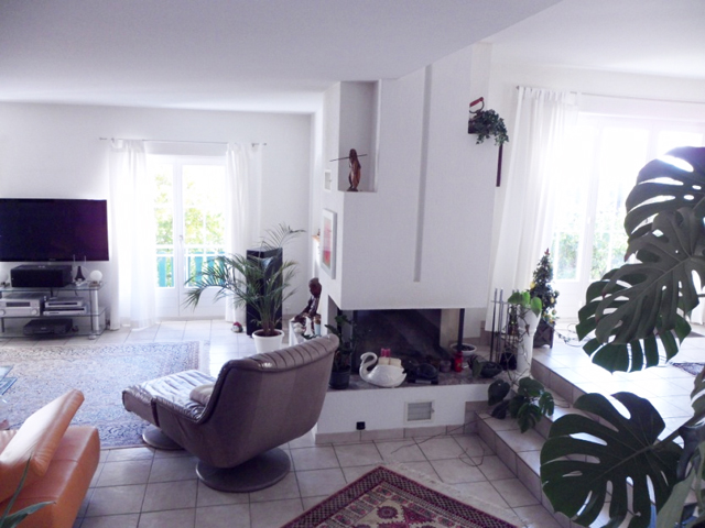 Bien immobilier - Chézard-St-Martin - Villa individuelle 8.5 pi&egrave;ces