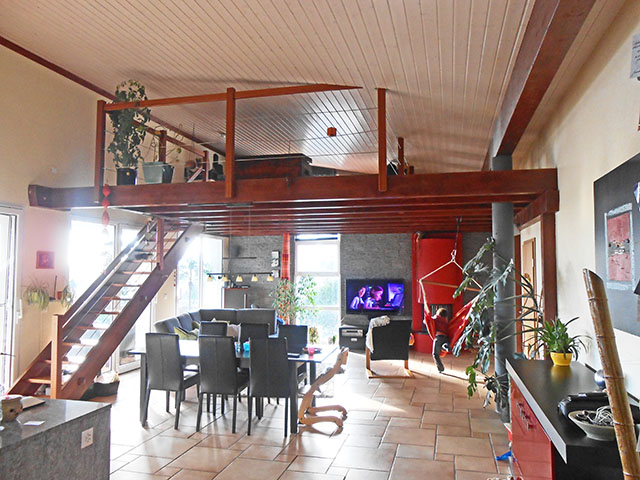 Chézard-St-Martin 2054 NE - Appartement 6.5 pi&egrave;ces - TissoT Immobilier