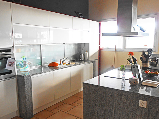 Bien immobilier - Chézard-St-Martin - Appartement 6.5 pi&egrave;ces