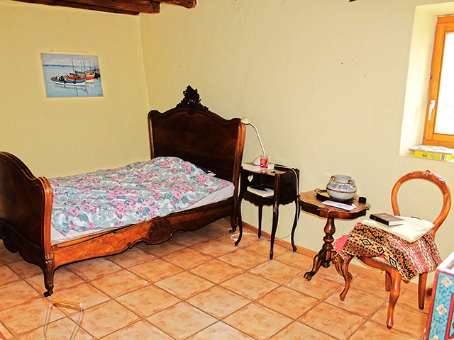 Sullens 1036 VD - House in village 6.5 rooms - TissoT Realestate