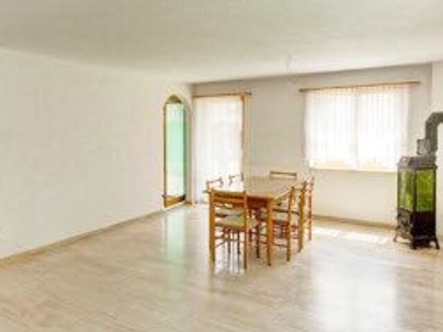 real estate - Laufen - Ground-floor flat with garden 5.5 rooms