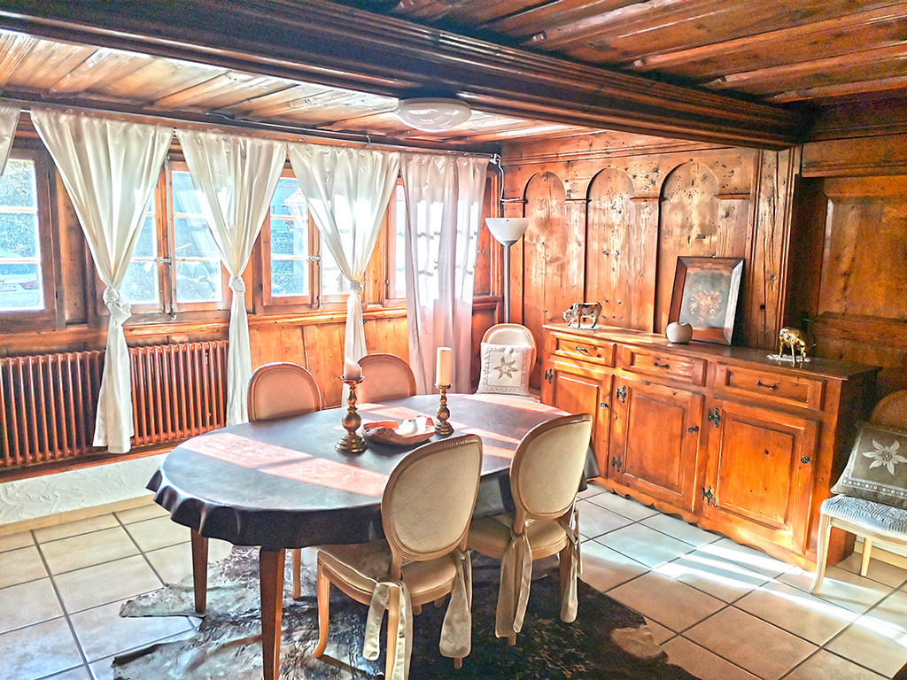 Charmey TissoT Realestate : Chalet 10.5 rooms