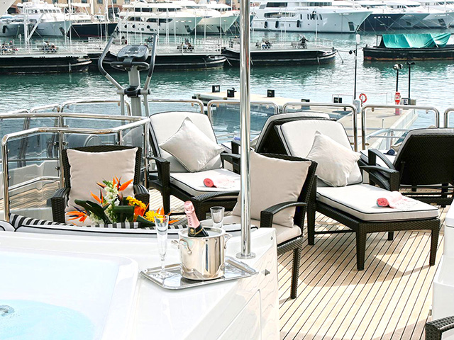 Yacht Benetti Classic 35 TissoT Immobilien Schweiz