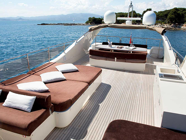 Yacht Seanest Soja TissoT Immobilien Schweiz